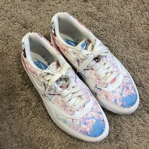 Nike cherry blossom air max